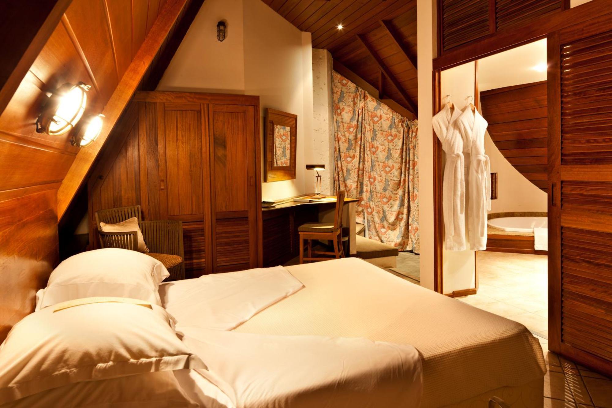 Le Saint Alexis **** Hotel & Spa ภายนอก รูปภาพ